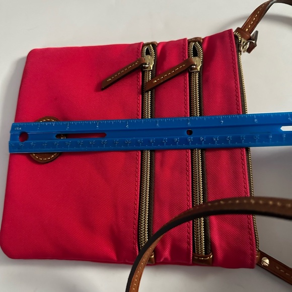 ❤️❤️Dooney & Bourke Red Canvas Crossbody -❤️❤️ - Picture 6 of 11